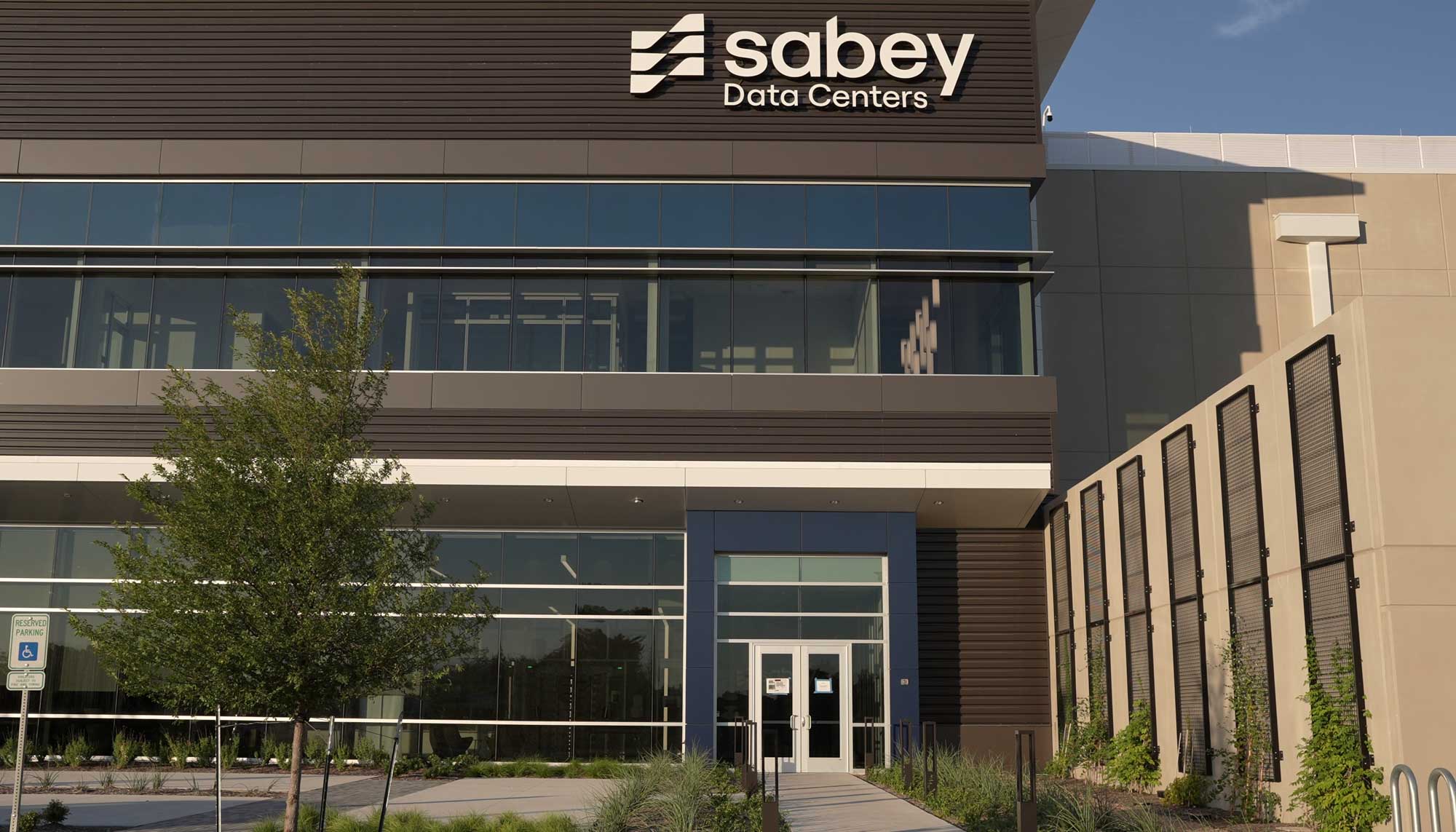 Data center infrastructure detail